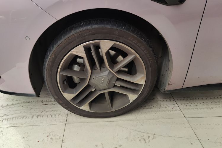 Used AION RT 2025 650 LiDAR Edition Left Front Wheel Hub