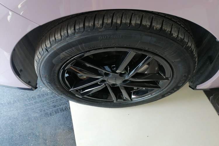 Used AION RT 2025 520 Smart Luxury Edition Left Front Wheel Hub