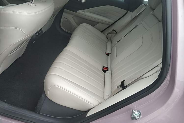 Used AION RT 2025 650 LiDAR Edition Left Rear Seat