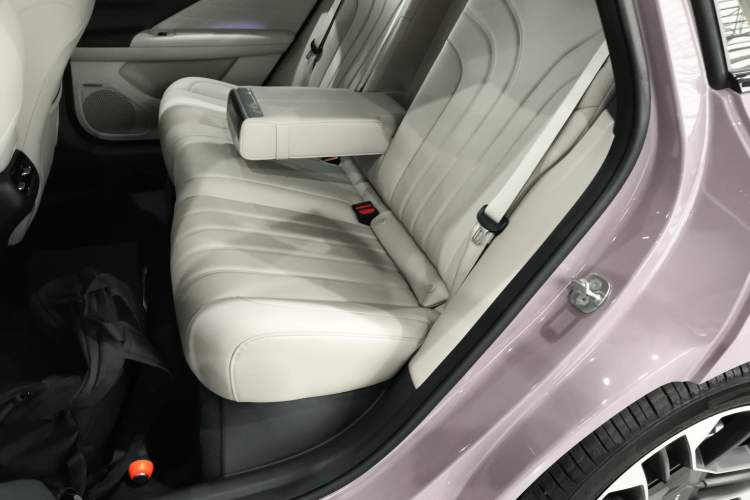 Used AION RT 2025 650 LiDAR Edition Left Rear Seat