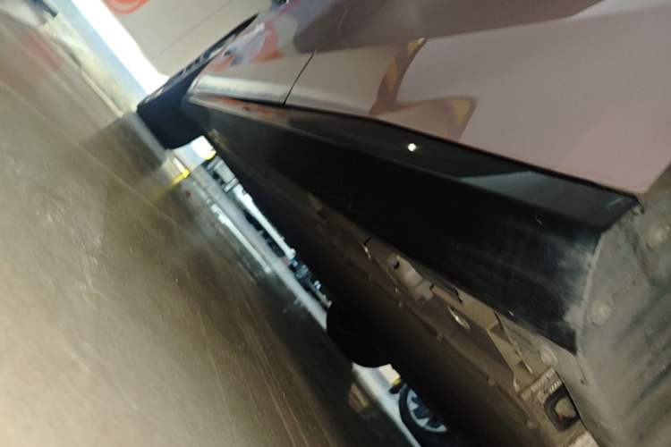 Used AION RT 2025 650 LiDAR Edition Left Side Sill