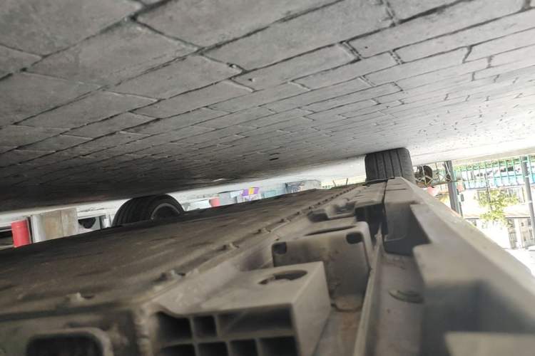 Used AION RT 2025 650 LiDAR Edition Left Side Sill