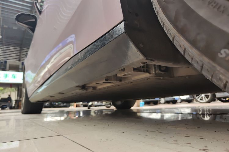 Used AION RT 2025 650 LiDAR Edition Left Side Sill