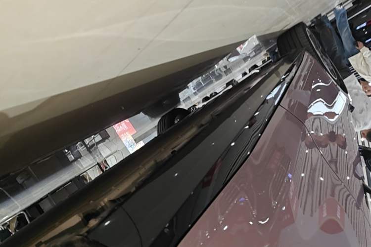 Used AION RT 2025 650 LiDAR Edition Left Side Sill