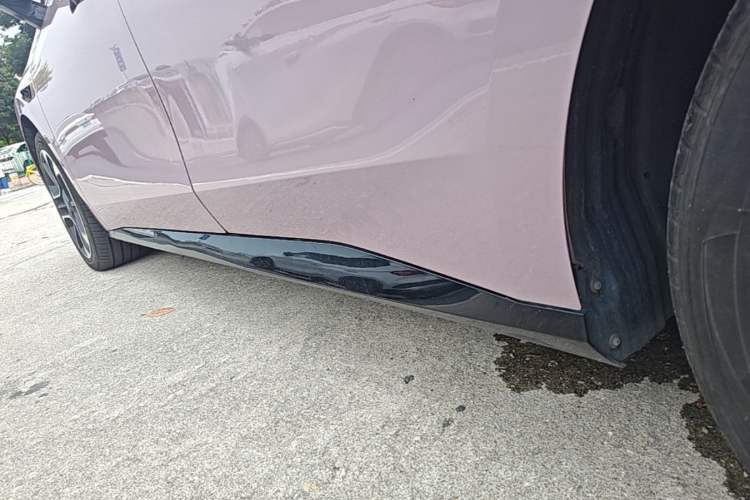 Used AION RT 2025 650 LiDAR Edition Left Side Sill