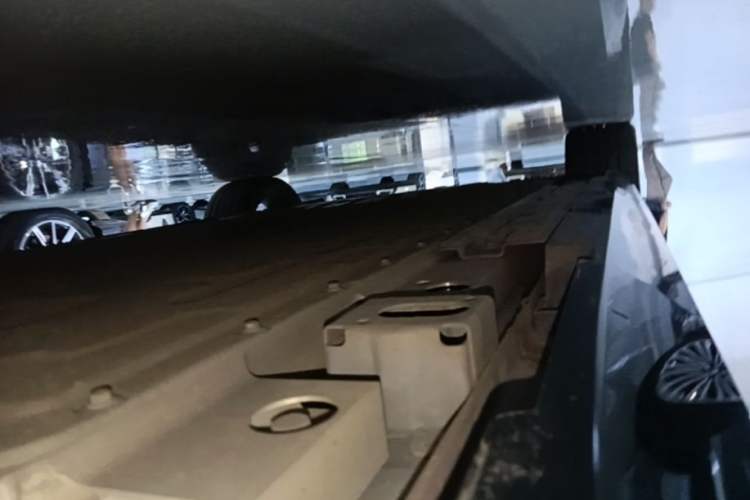 Used AION RT 2025 650 LiDAR Edition Left Side Sill