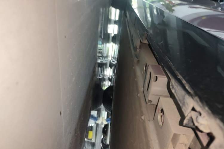 Used AION RT 2025 650 LiDAR Edition Left Side Sill