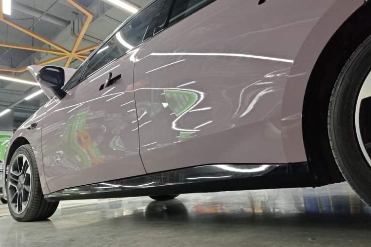 Used AION RT 2025 650 LiDAR Edition Left Side Sill