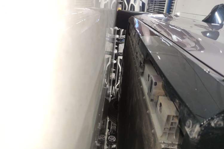 Used AION RT 2025 650 LiDAR Edition Left Side Sill