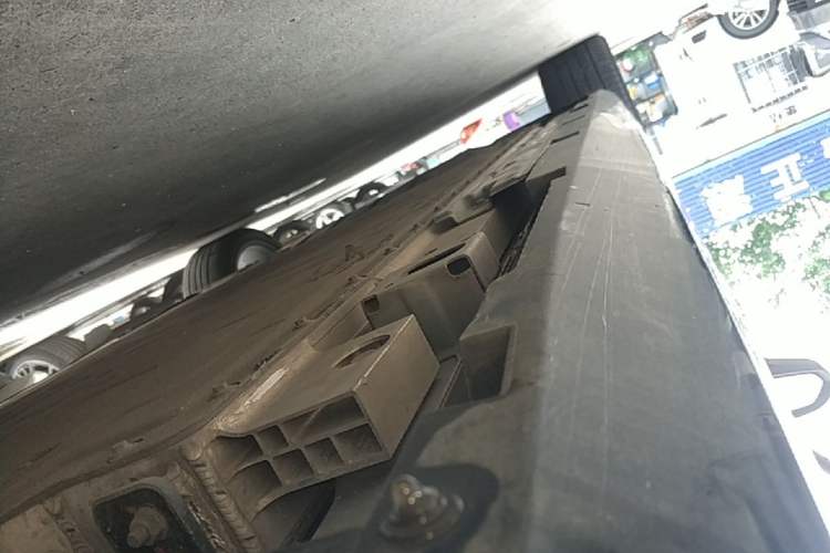 Used AION RT 2025 650 LiDAR Edition Left Side Sill