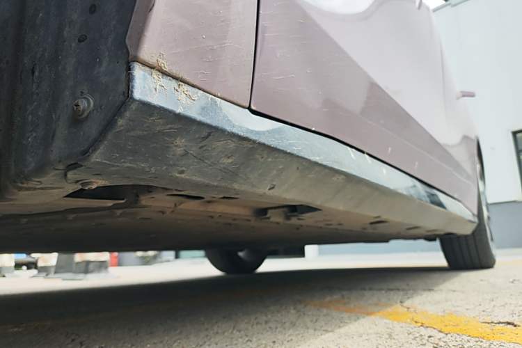 Used AION RT 2025 650 LiDAR Edition Left Side Sill