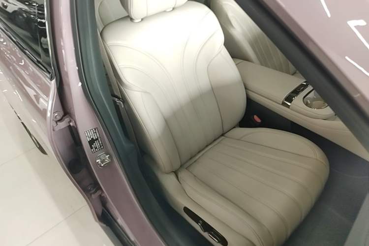 Used AION RT 2025 650 LiDAR Edition Right Front Seat
