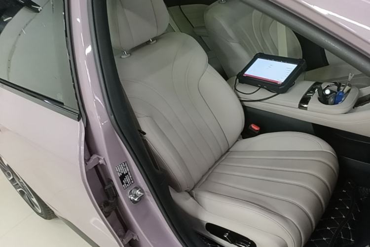Used AION RT 2025 650 LiDAR Edition Right Front Seat