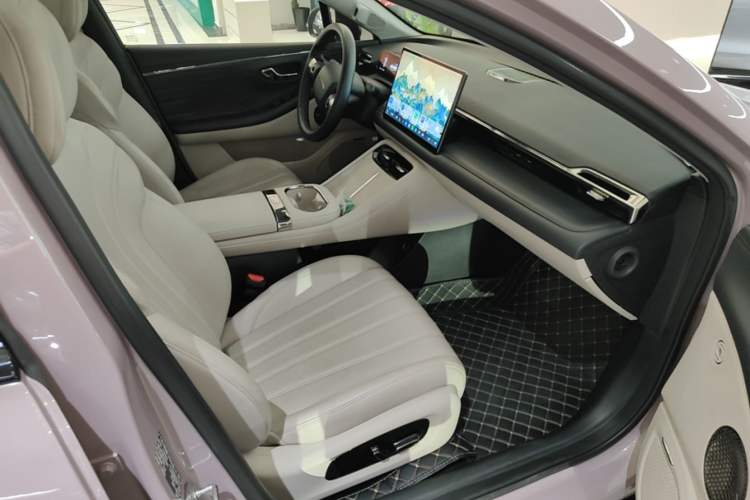 Used AION RT 2025 650 LiDAR Edition Right Front Seat