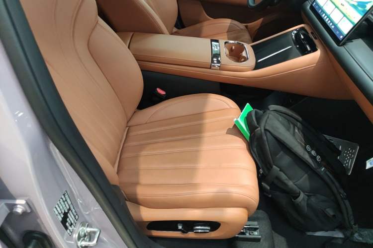 Used AION RT 2025 650 LiDAR Edition Right Front Seat