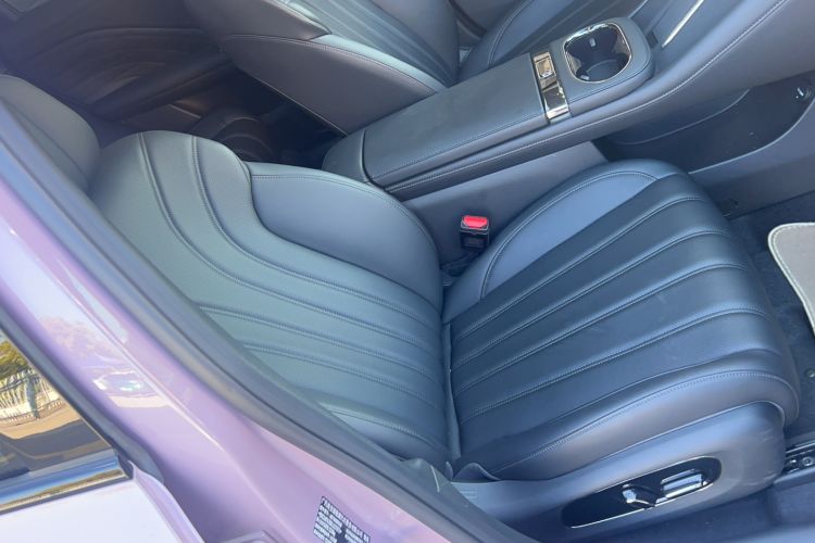 Used AION RT 2025 650 LiDAR Edition Right Front Seat
