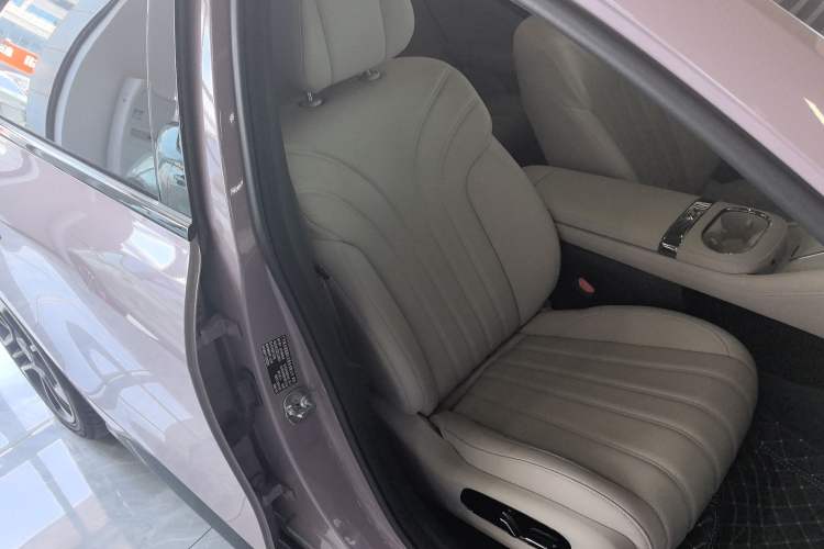 Used AION RT 2025 650 LiDAR Edition Right Front Seat
