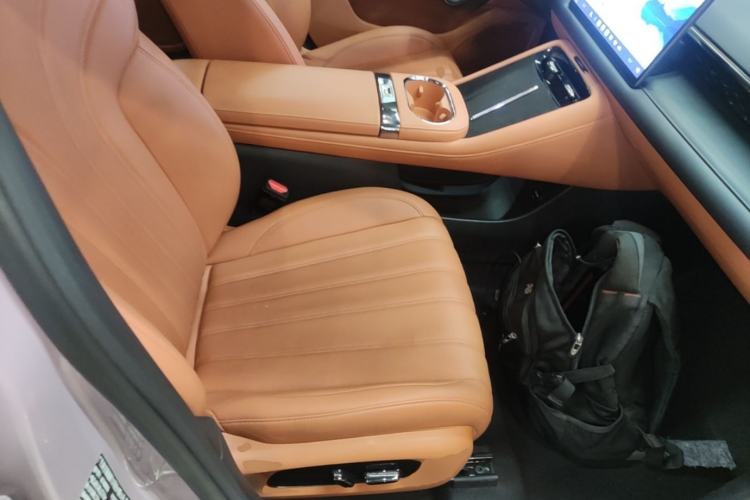 Used AION RT 2025 650 LiDAR Edition Right Front Seat