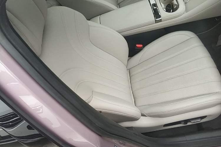 Used AION RT 2025 650 LiDAR Edition Right Front Seat