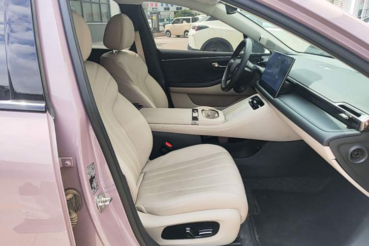 Used AION RT 2025 650 LiDAR Edition Right Front Seat
