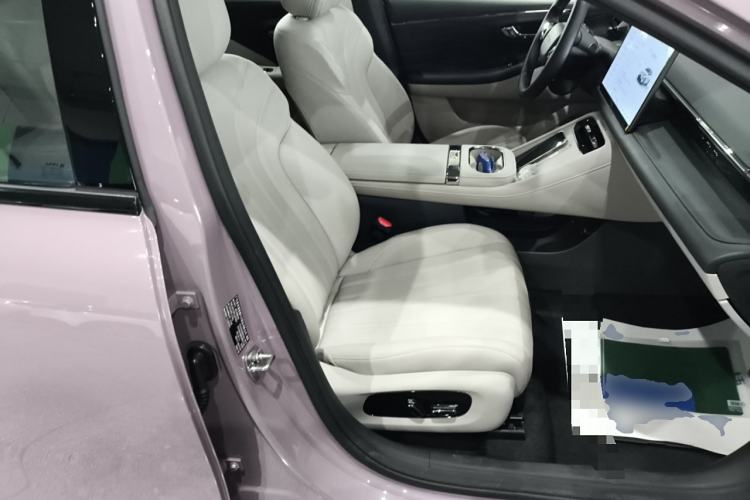 Used AION RT 2025 650 LiDAR Edition Right Front Seat