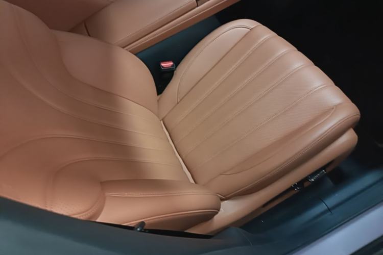 Used AION RT 2025 650 LiDAR Edition Right Front Seat