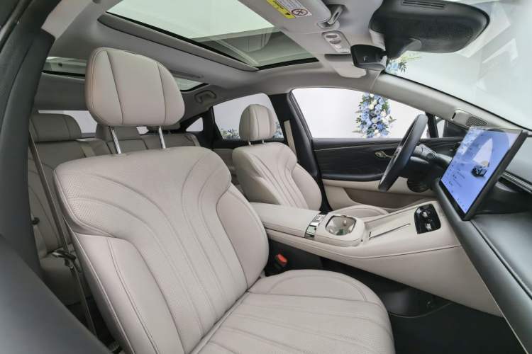 Used AION RT 2025 650 LiDAR Edition Right Front Seat
