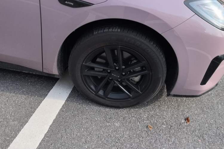 Used AION RT 2025 650 Zhijihao Edition Right Front Wheel Hub