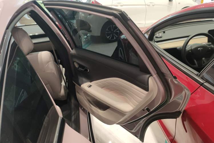 Used AION RT 2025 650 LiDAR Edition Right Rear Door Interior