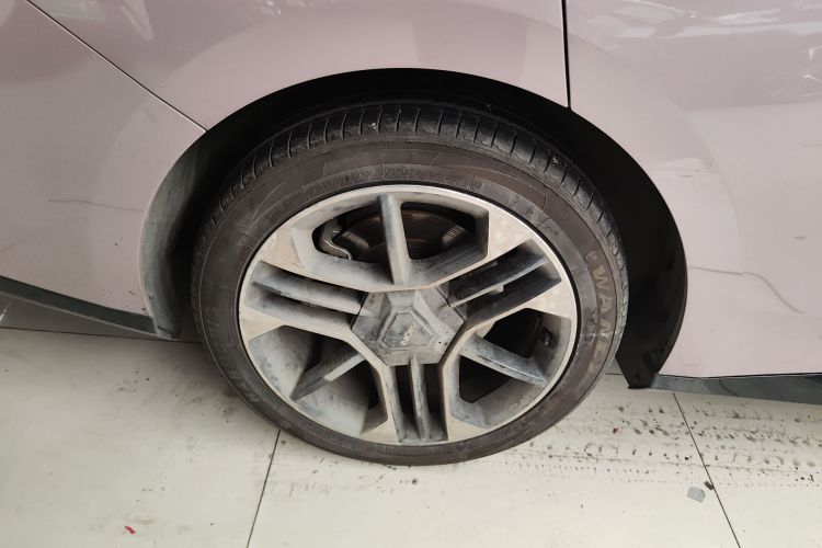 Used AION RT 2025 650 LiDAR Edition Right Rear Wheel Hub