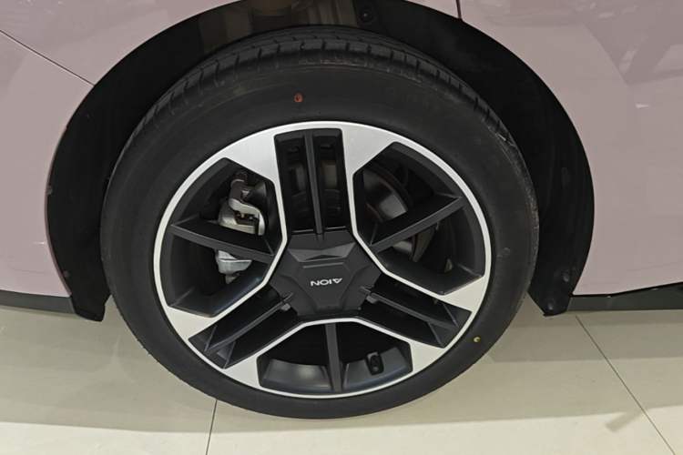 Used AION RT 2025 650 LiDAR Edition Right Rear Wheel Hub