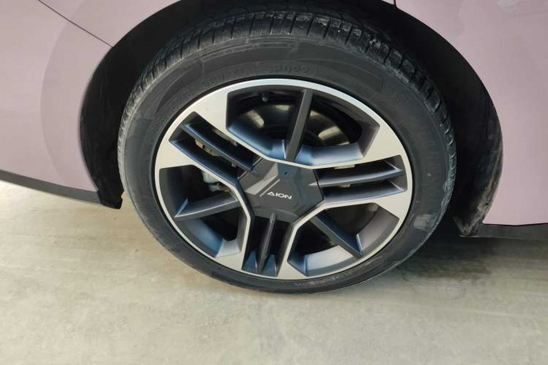 Used AION RT 2025 650 LiDAR Edition Right Rear Wheel Hub