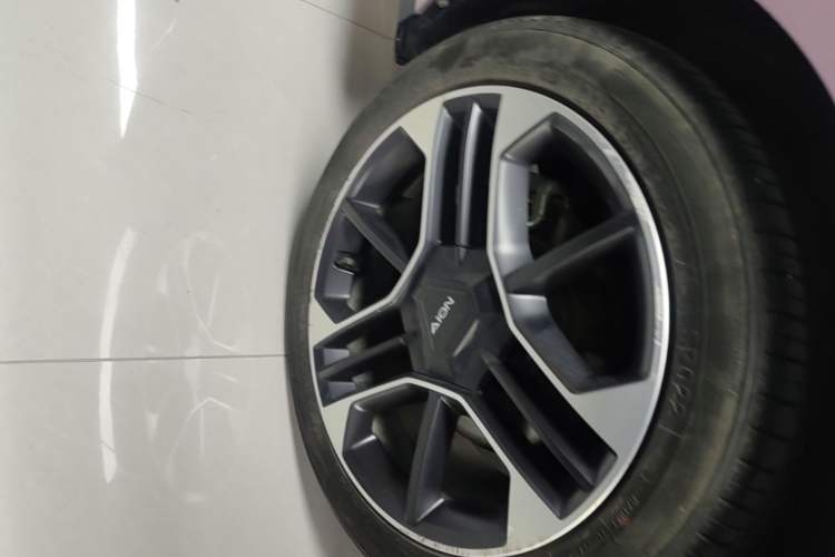 Used AION RT 2025 650 LiDAR Edition Right Rear Wheel Hub