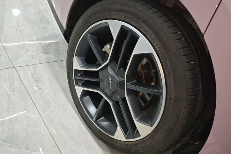 Used AION RT 2025 650 LiDAR Edition Right Rear Wheel Hub