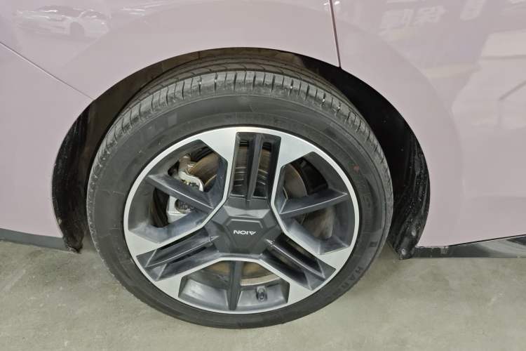 Used AION RT 2025 650 LiDAR Edition Right Rear Wheel Hub