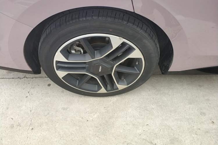 Used AION RT 2025 650 LiDAR Edition Right Rear Wheel Hub