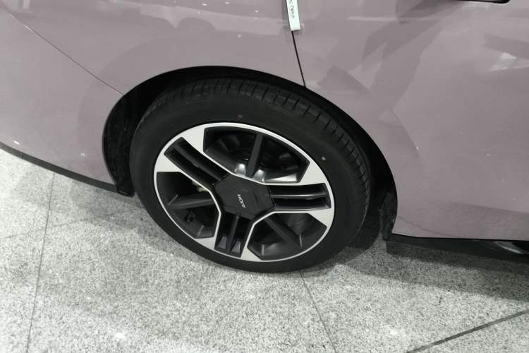 Used AION RT 2025 650 LiDAR Edition Right Rear Wheel Hub
