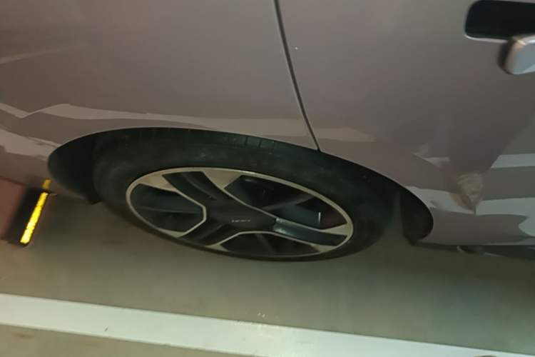 Used AION RT 2025 650 LiDAR Edition Right Rear Wheel Hub