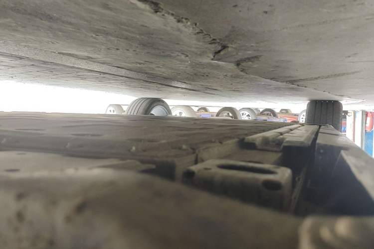Used AION RT 2025 650 LiDAR Edition Right Side Sill