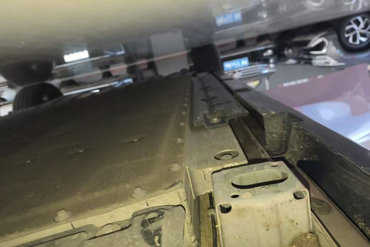 Used AION RT 2025 520 Smart Luxury Edition Right Side Sill