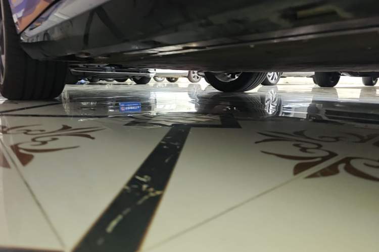 Used AION RT 2025 650 LiDAR Edition Right Side Sill