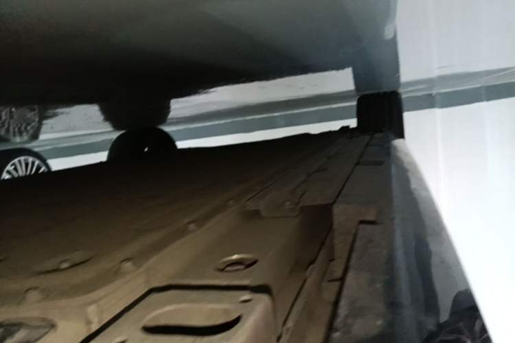 Used AION RT 2025 650 LiDAR Edition Right Side Sill