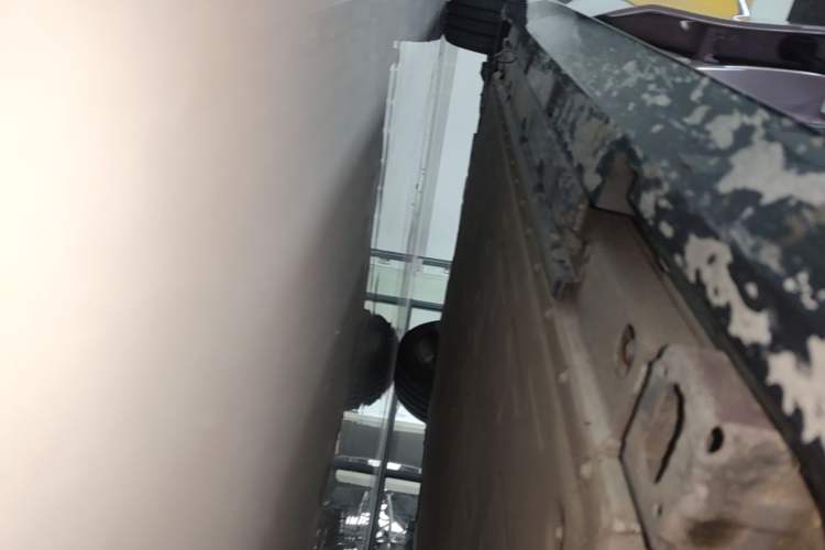 Used AION RT 2025 650 LiDAR Edition Right Side Sill