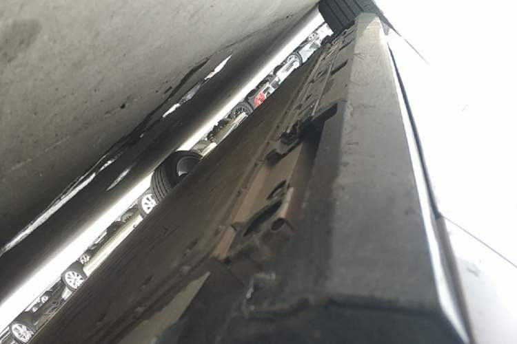 Used AION RT 2025 650 LiDAR Edition Right Side Sill