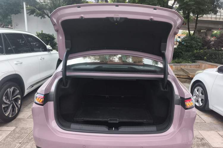 Used AION RT 2025 650 LiDAR Edition Trunk