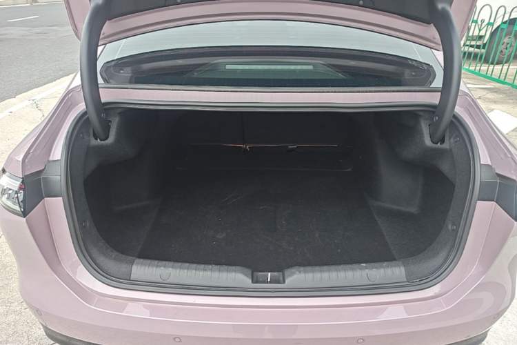 Used AION RT 2025 650 LiDAR Edition Trunk