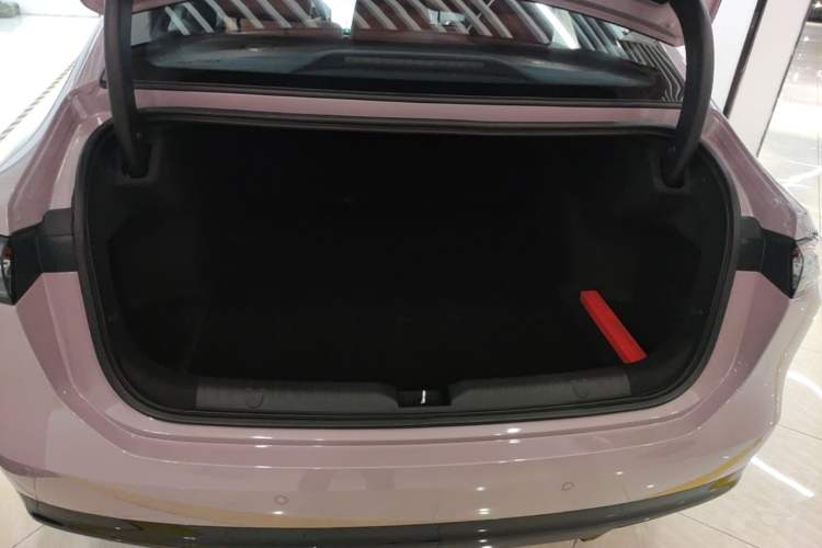 Used AION RT 2025 650 LiDAR Edition Trunk