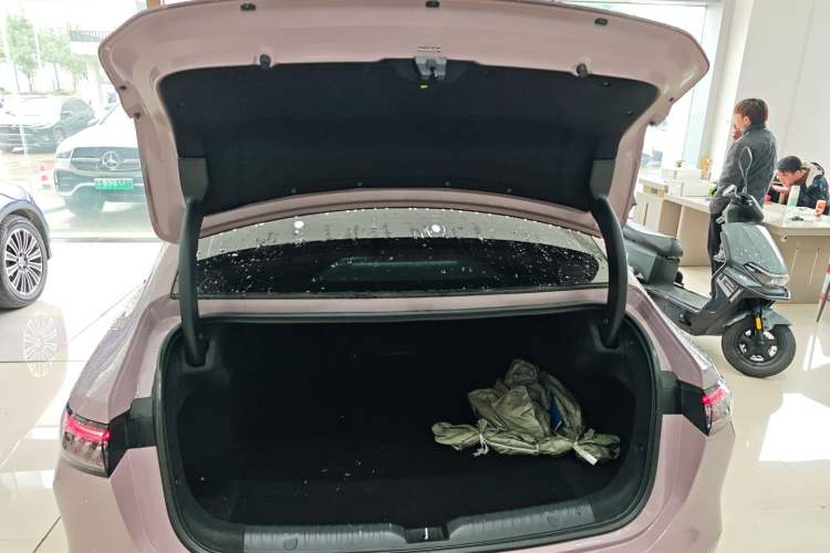 Used AION RT 2025 650 LiDAR Edition Trunk