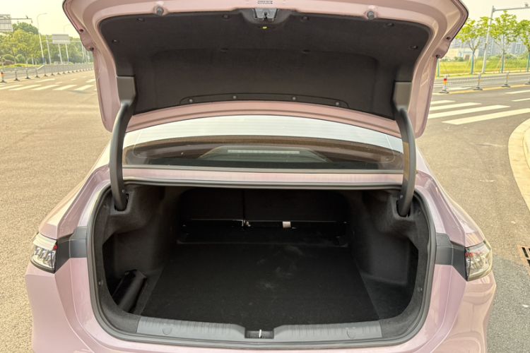 Used AION RT 2025 650 LiDAR Edition Trunk