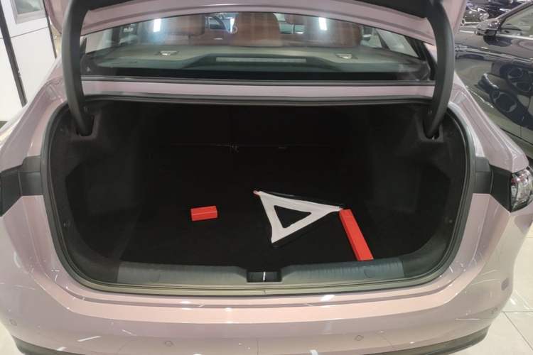 Used AION RT 2025 650 LiDAR Edition Trunk